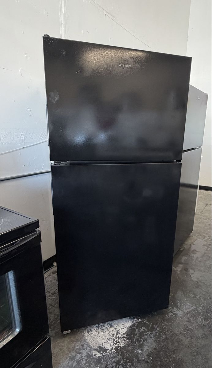 Whirlpool Top Freezer Refrigerator in Black - Used Good Condition