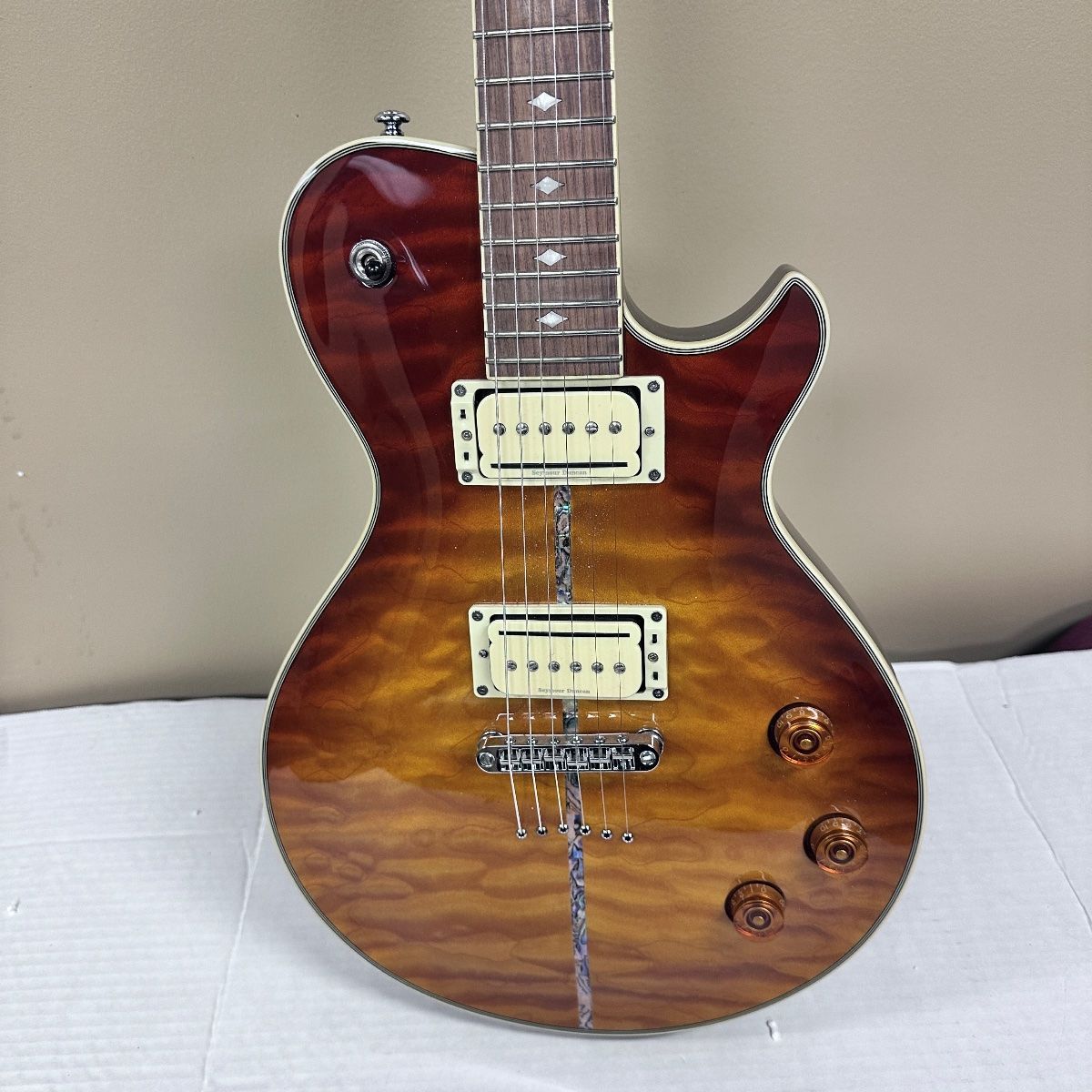 Main image 4