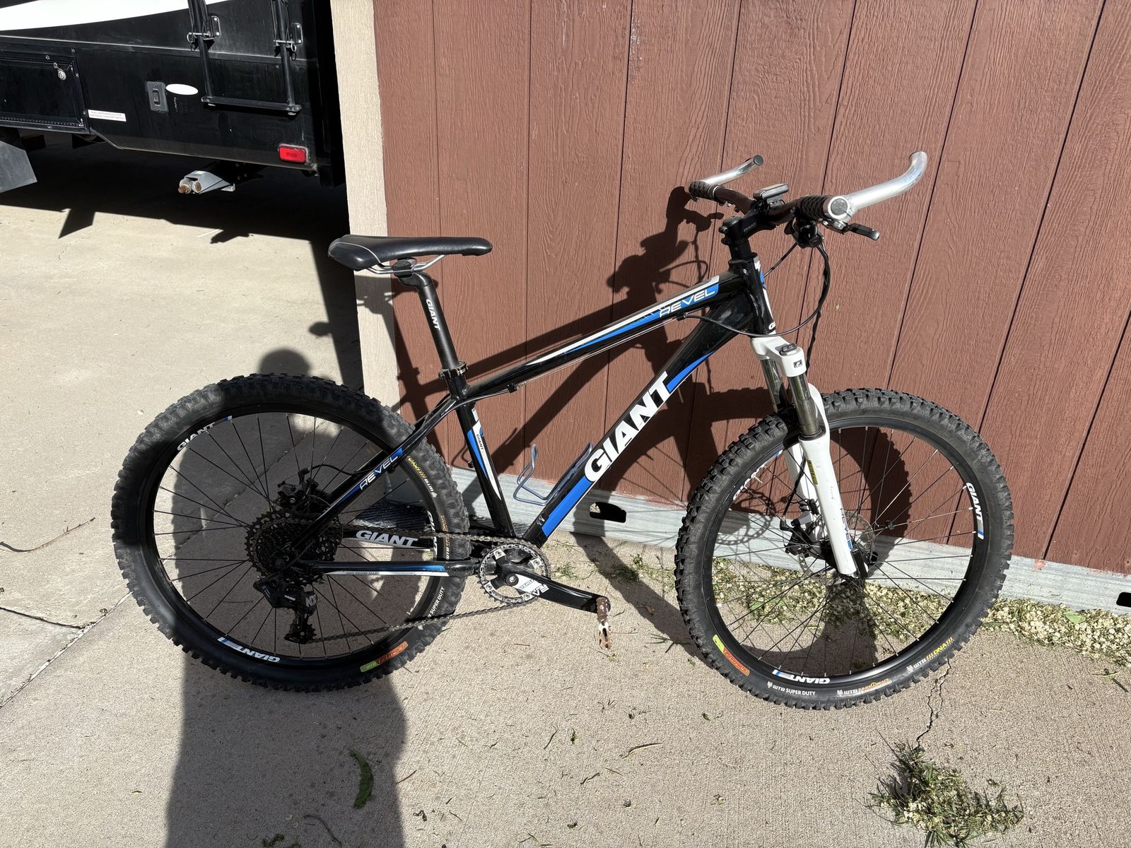 Giant Revel Size Small