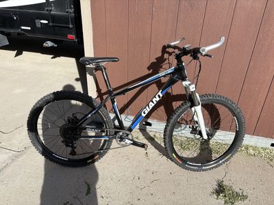 Giant Revel Size Small