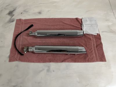 Harley Davidson 2017 exhaust pipes