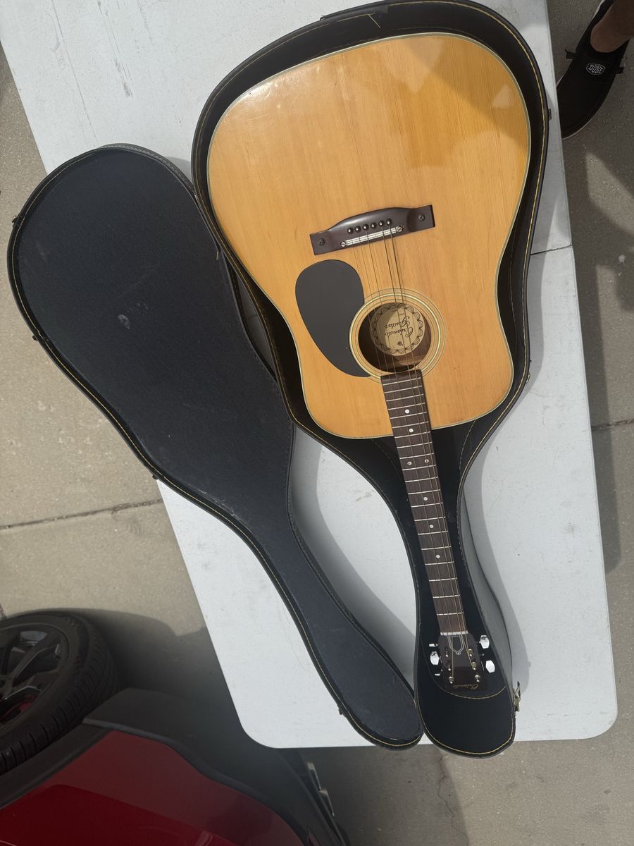 Orlando Student acoustic guitar
