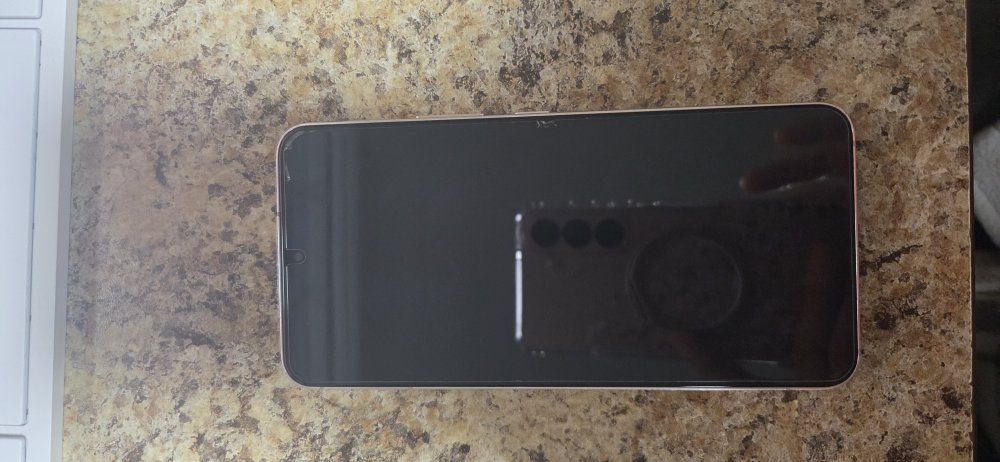 unlocked Samsung Galaxy S22 rose gold