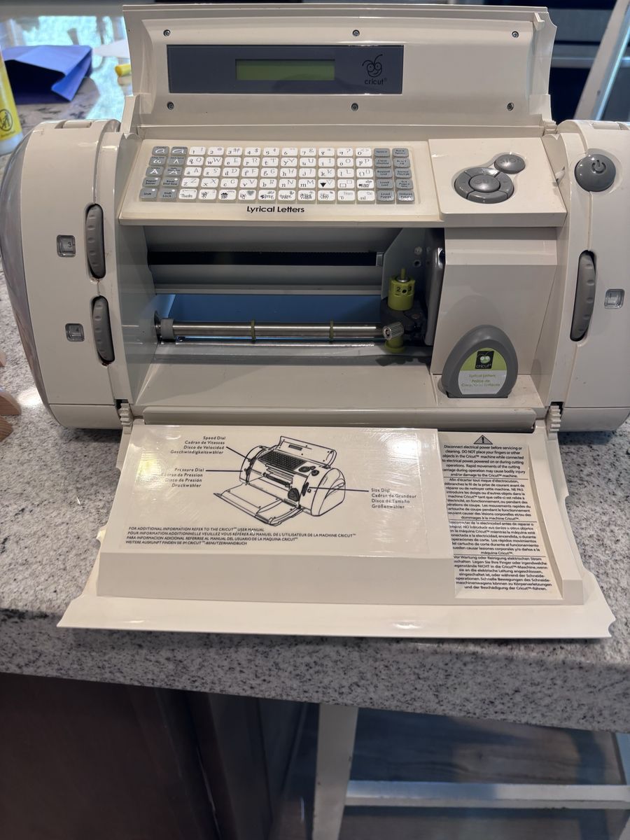 Cricut Lyrical Letters Electronic Cutting Machine for Crafts & DIY Projects