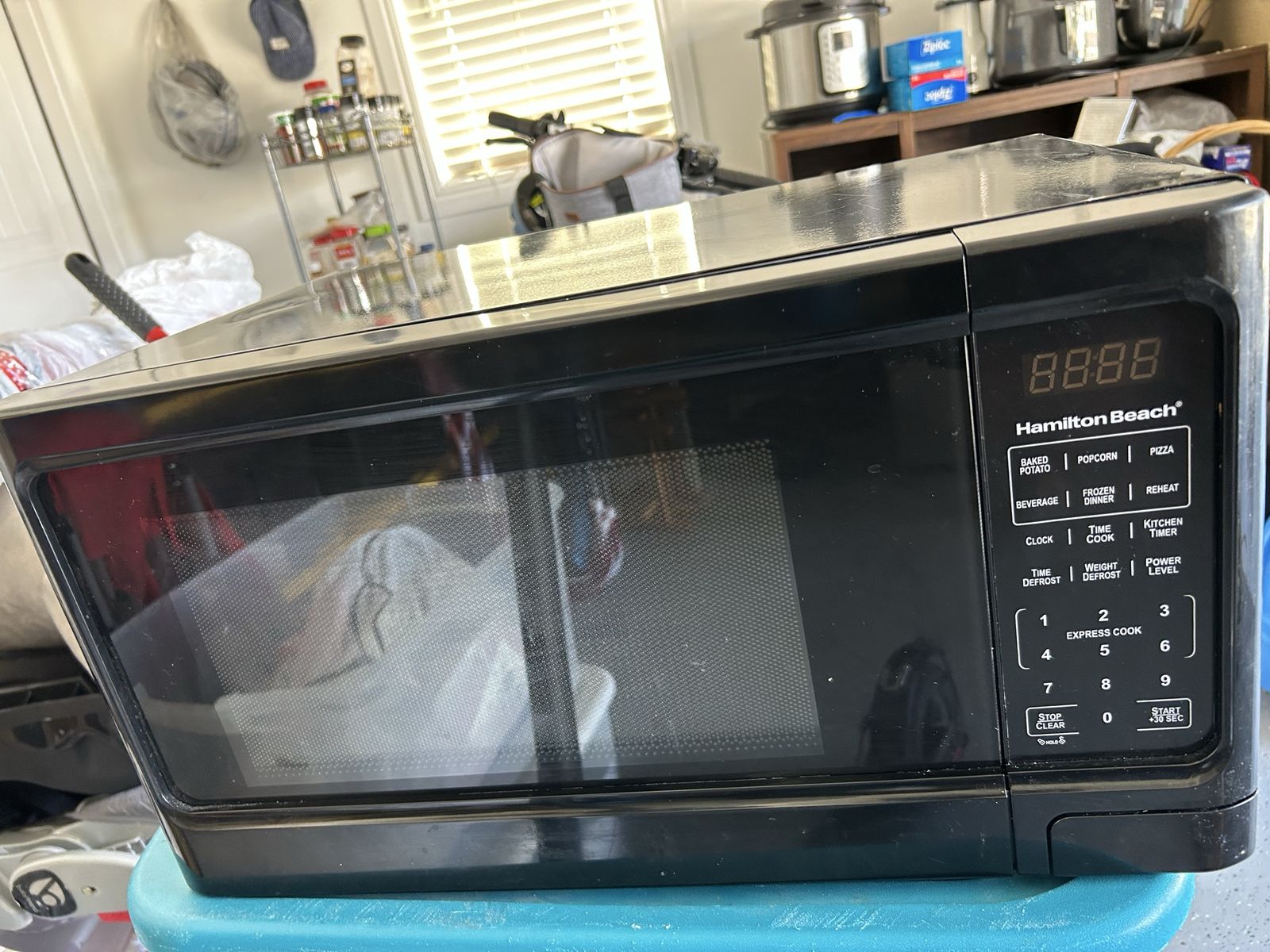 Hamilton Beach Countertop Microwave in Black