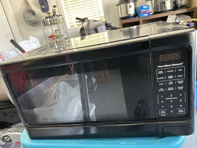 Hamilton Beach Countertop Microwave in Black