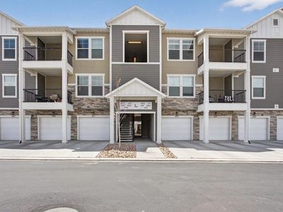 3 Bed / 2 Bath Condo for Rent in Vineyard – $2,095/month