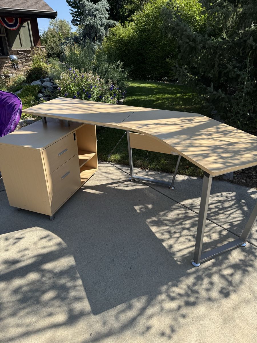 Modern L-Shaped Corner Office Desk with Storage Drawers & Shelving