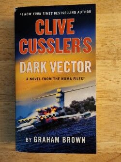 Clive Cussler - Paperback Book - Dark Vector