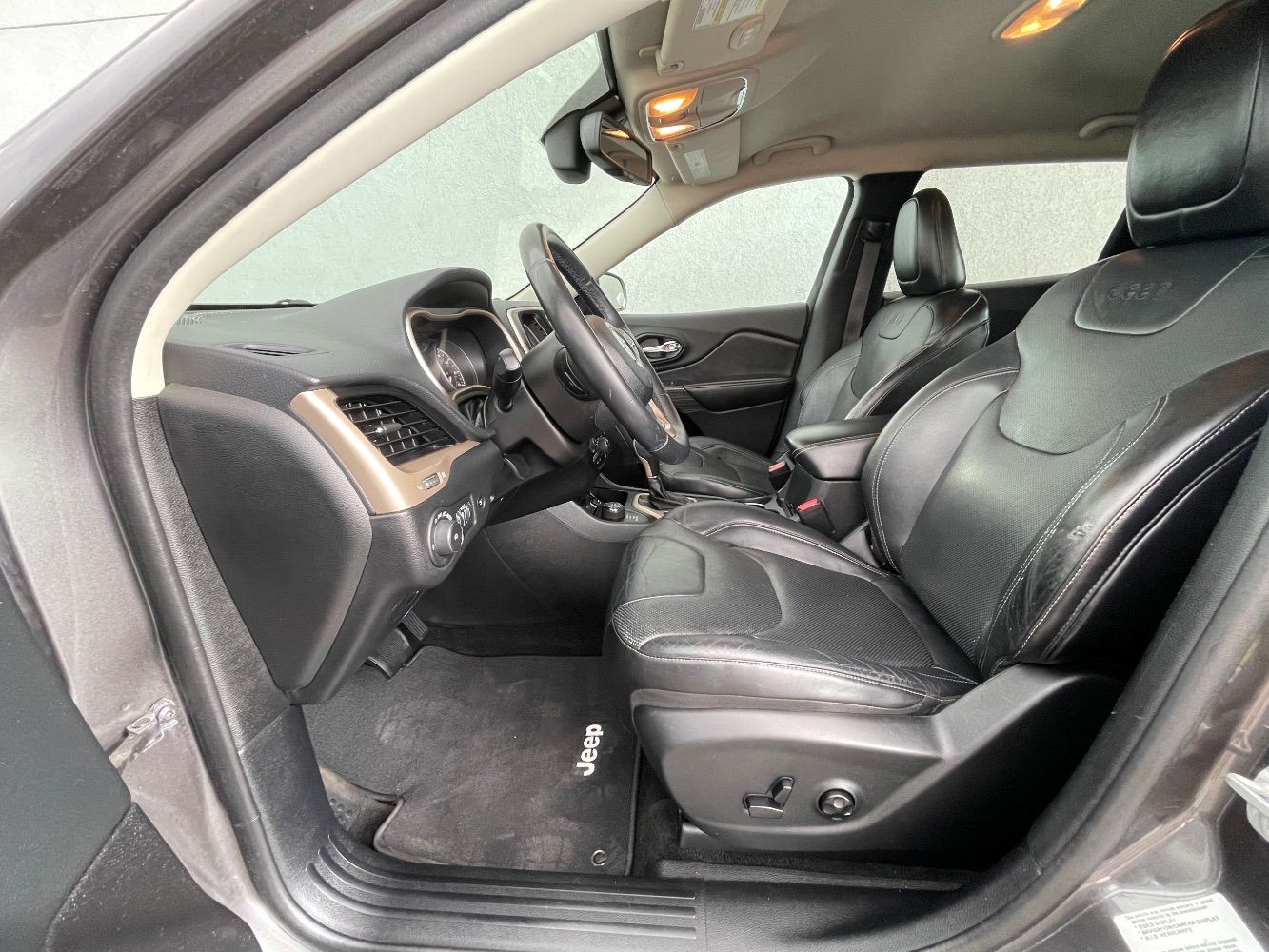 Main image 12