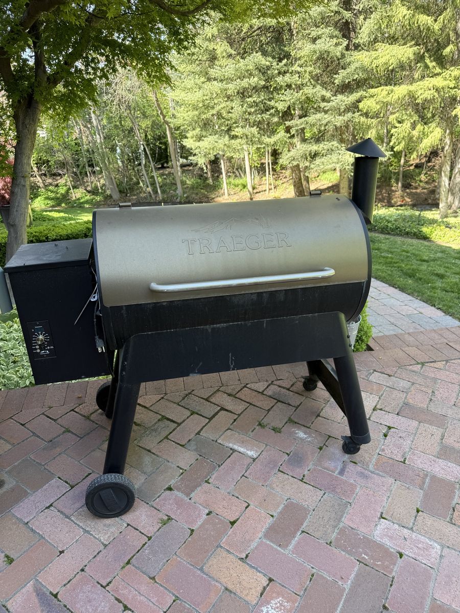 Traegar Grill Smoker
