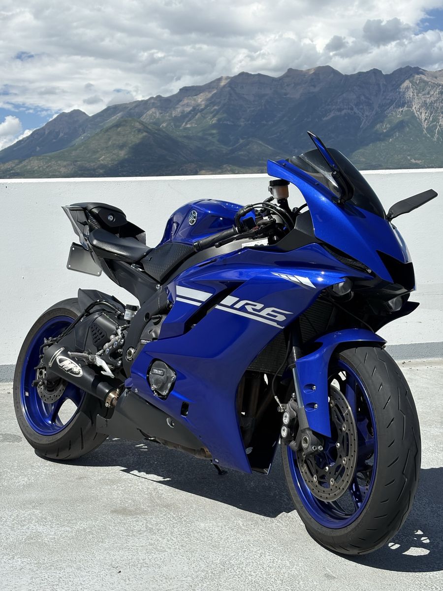 2017 Yamaha YZF-R6 - Yamaha Blue