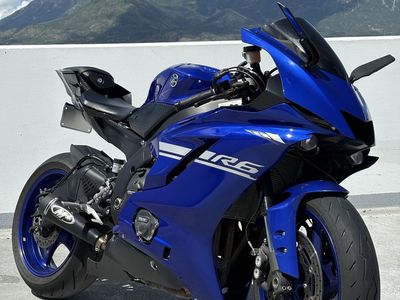 2017 Yamaha YZF-R6 - Yamaha Blue