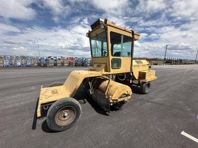 1992 ROSCO RB38 SWEEPER