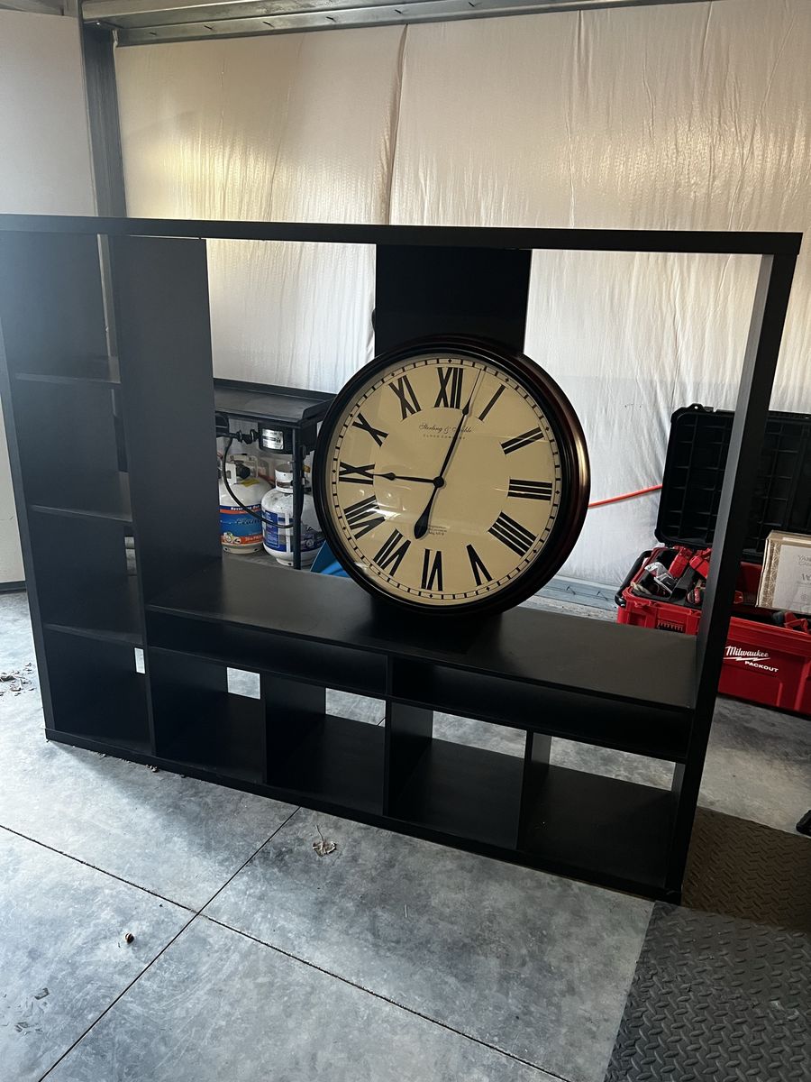 Entertainment center