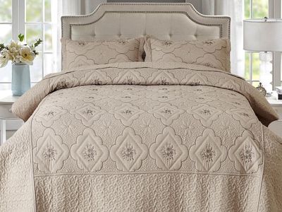 New! Oversized Floral Embroidery Quilt,3 Pieces California King Quilt Bedding Set,Classic Diamond Pattern Quilt
