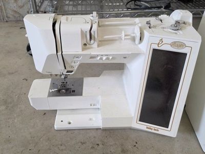 Baby Lock Ellageo ESG2 Embroidery/Sewing Machine - Used, White, Computerized