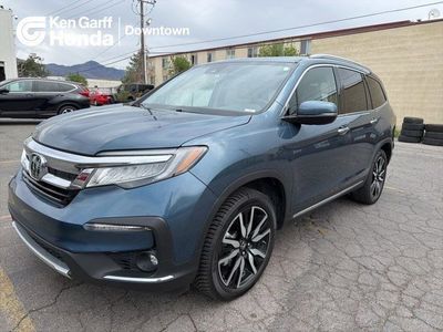 2021 Honda Pilot Touring w/Rear Captain's Chairs