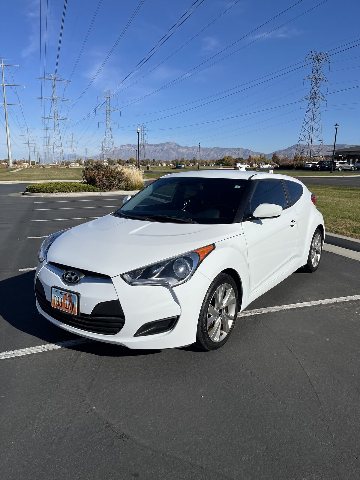 Extraordinary 2016 Hyundai Veloster Base Hatchback Images
