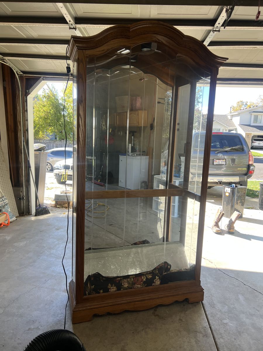 Beautiful China Cabinet With Light