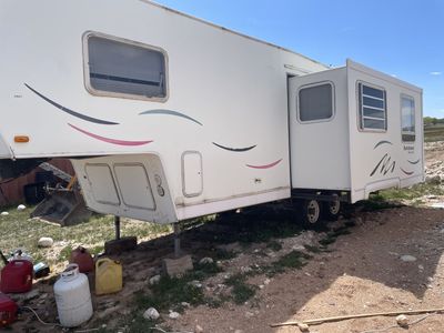 1997 Dutchmen 5th Wheel
