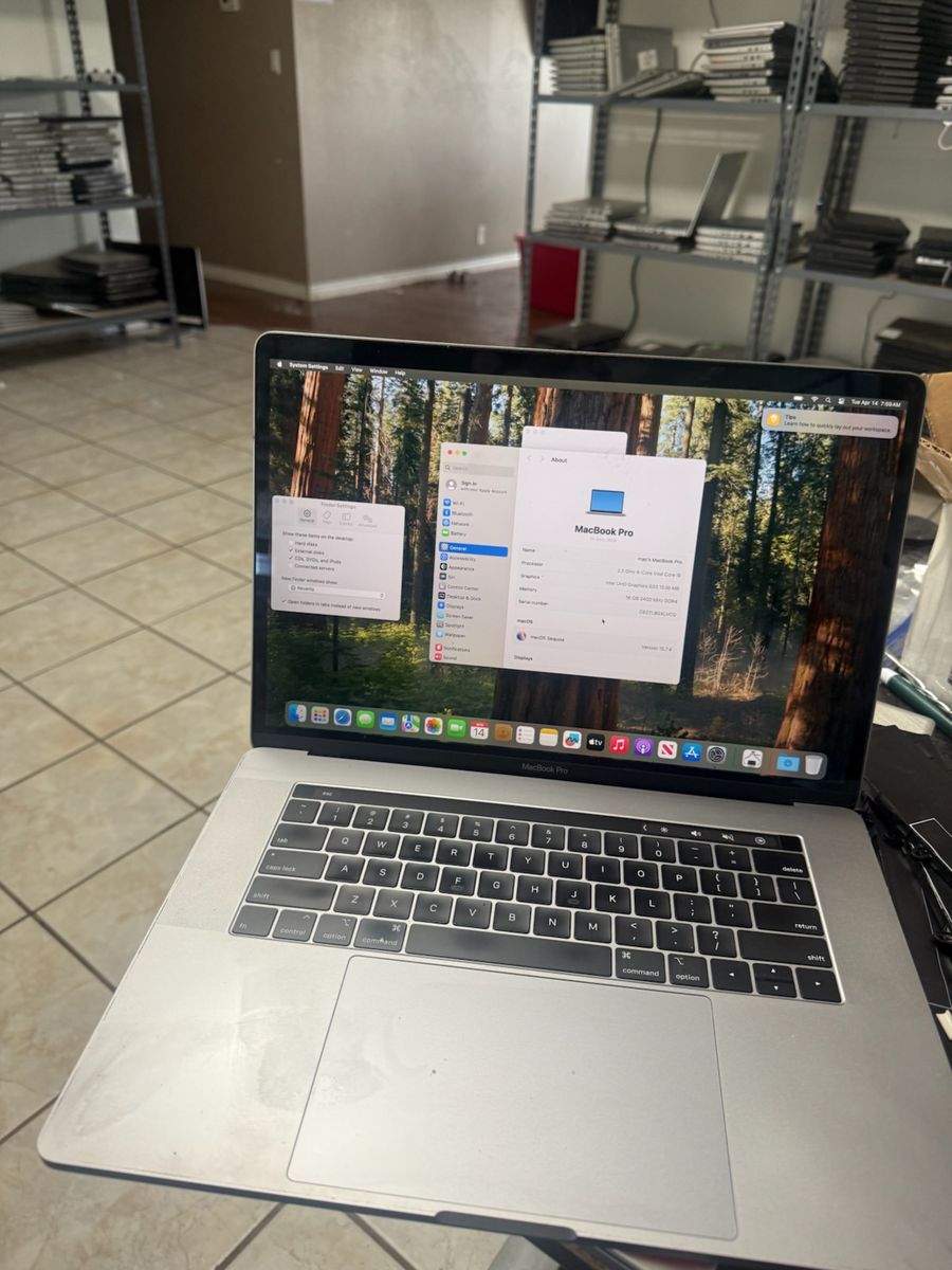 2019 15in macbook pro i9/16gb/512gb 4gb graphics comes with 120 day warranty