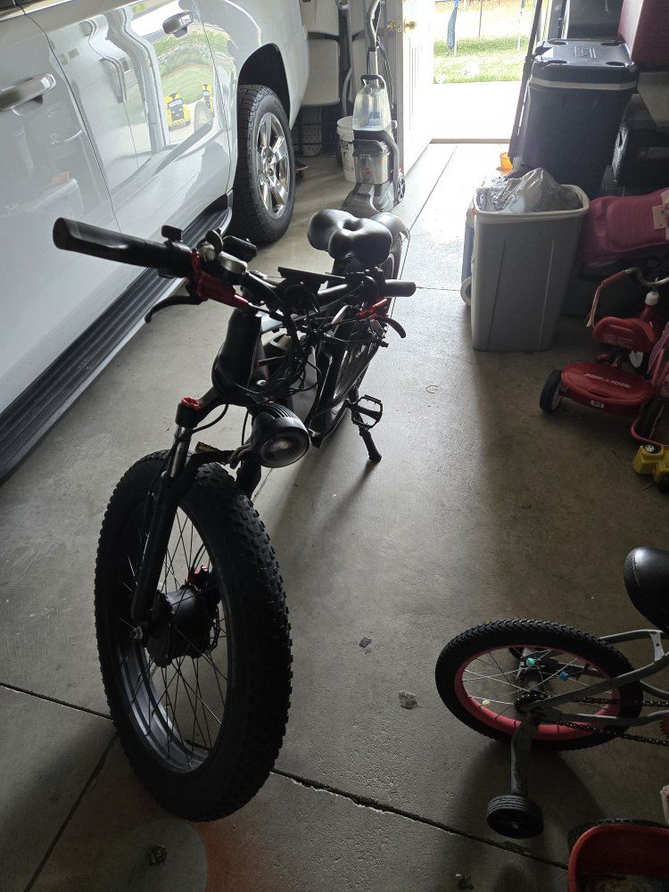 Swift Pro Fat Tire Electric Bike, Black, 26" Wheels, Electric Motor, Full Suspension