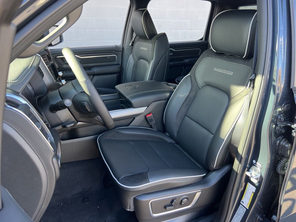 Main image 25