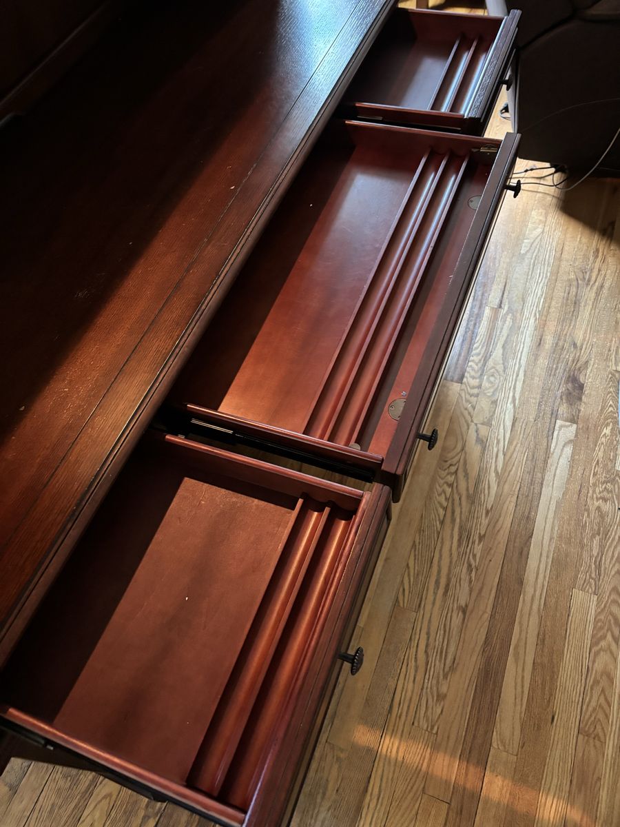 Main image 3
