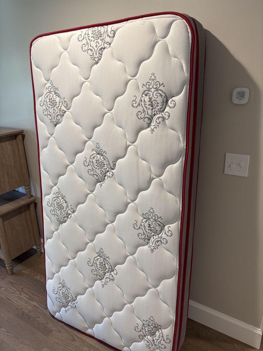 Twin mattress
