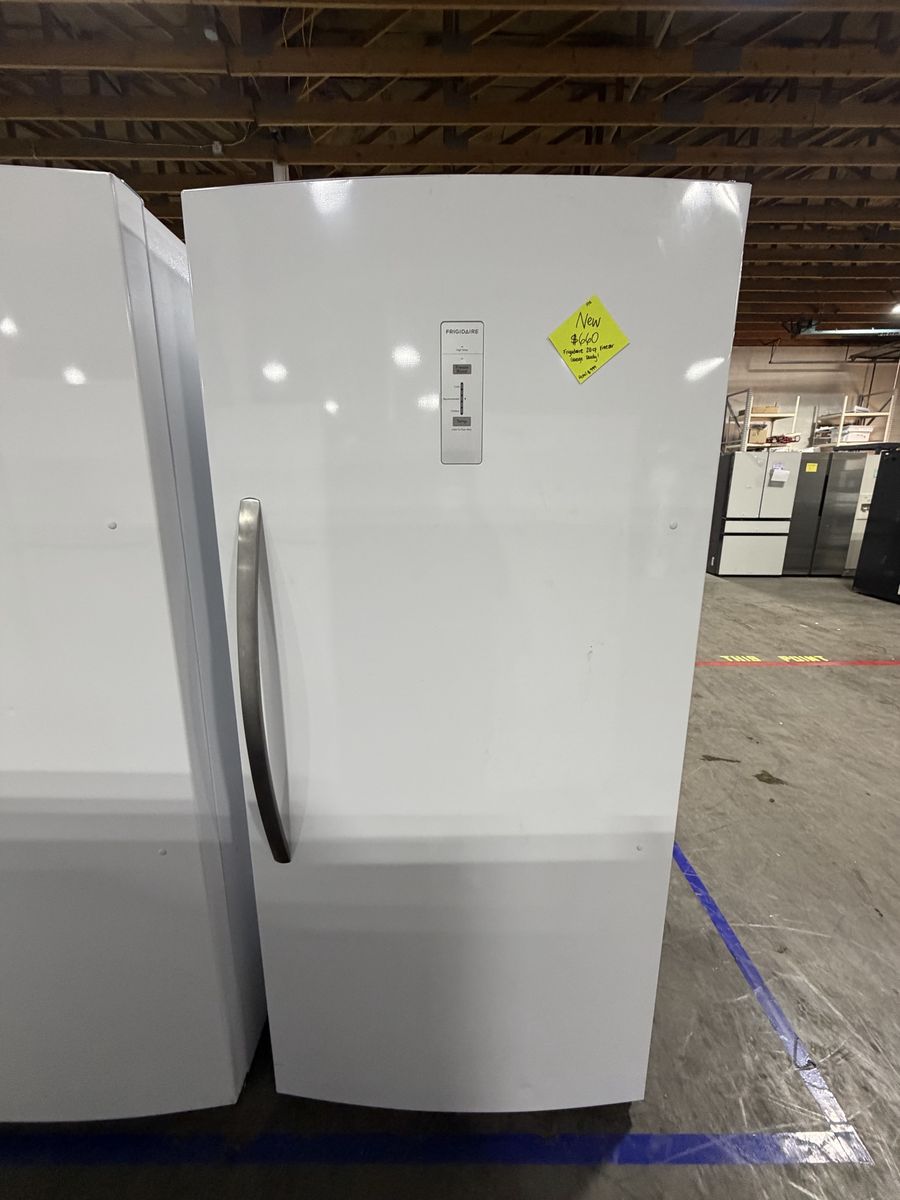 BRAND NEW! GREAT FRIGIDAIRE UPRIGHT FREEZER 20 CF