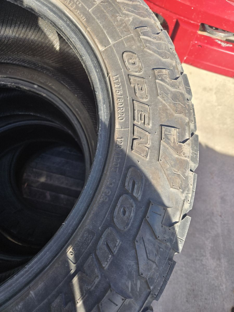 275/60R20 toyo open country a/t 10 ply