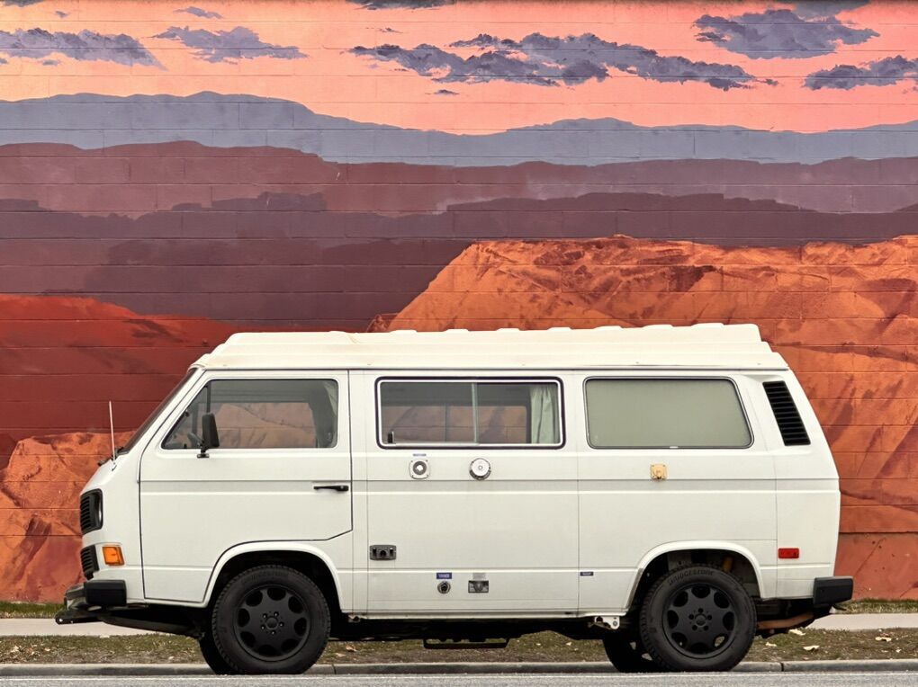 1983 VW Vanagon Bus