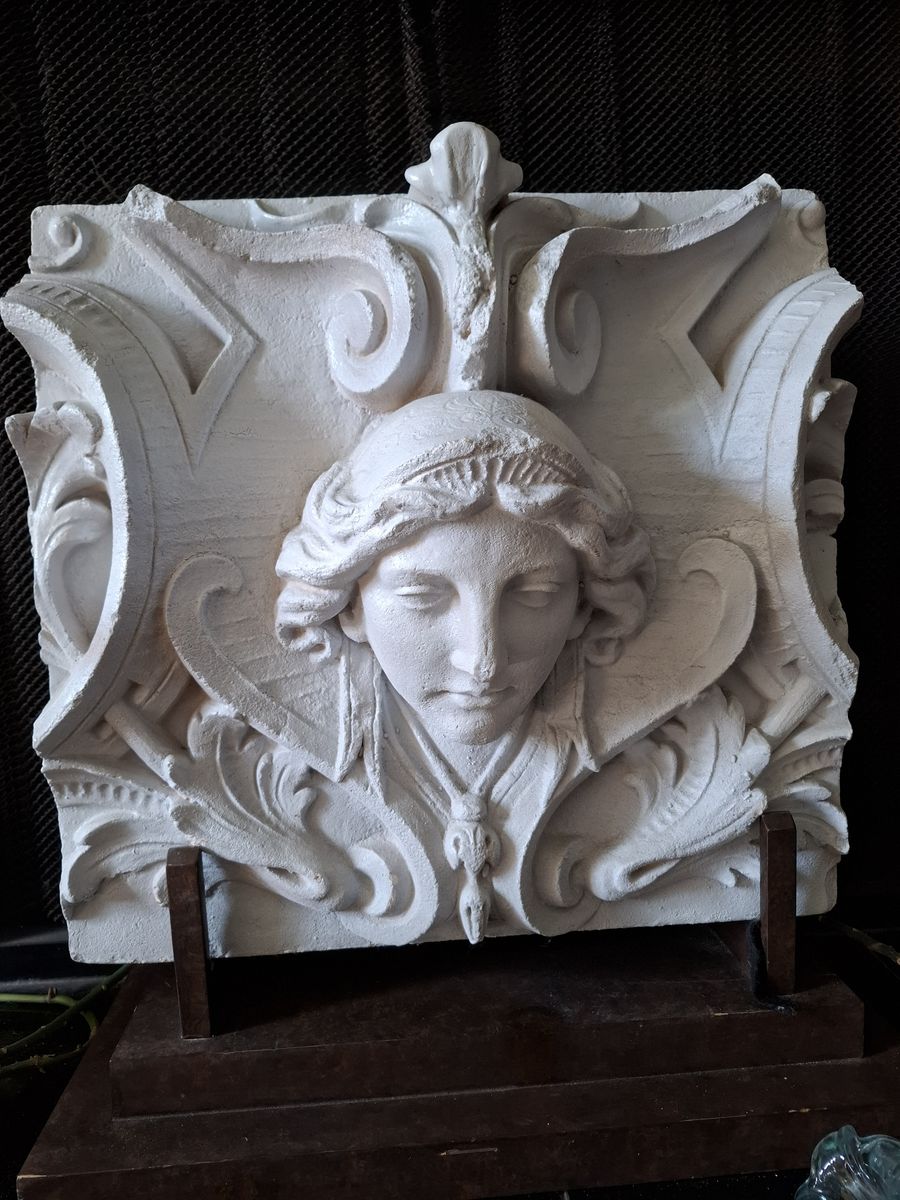 Main image 3