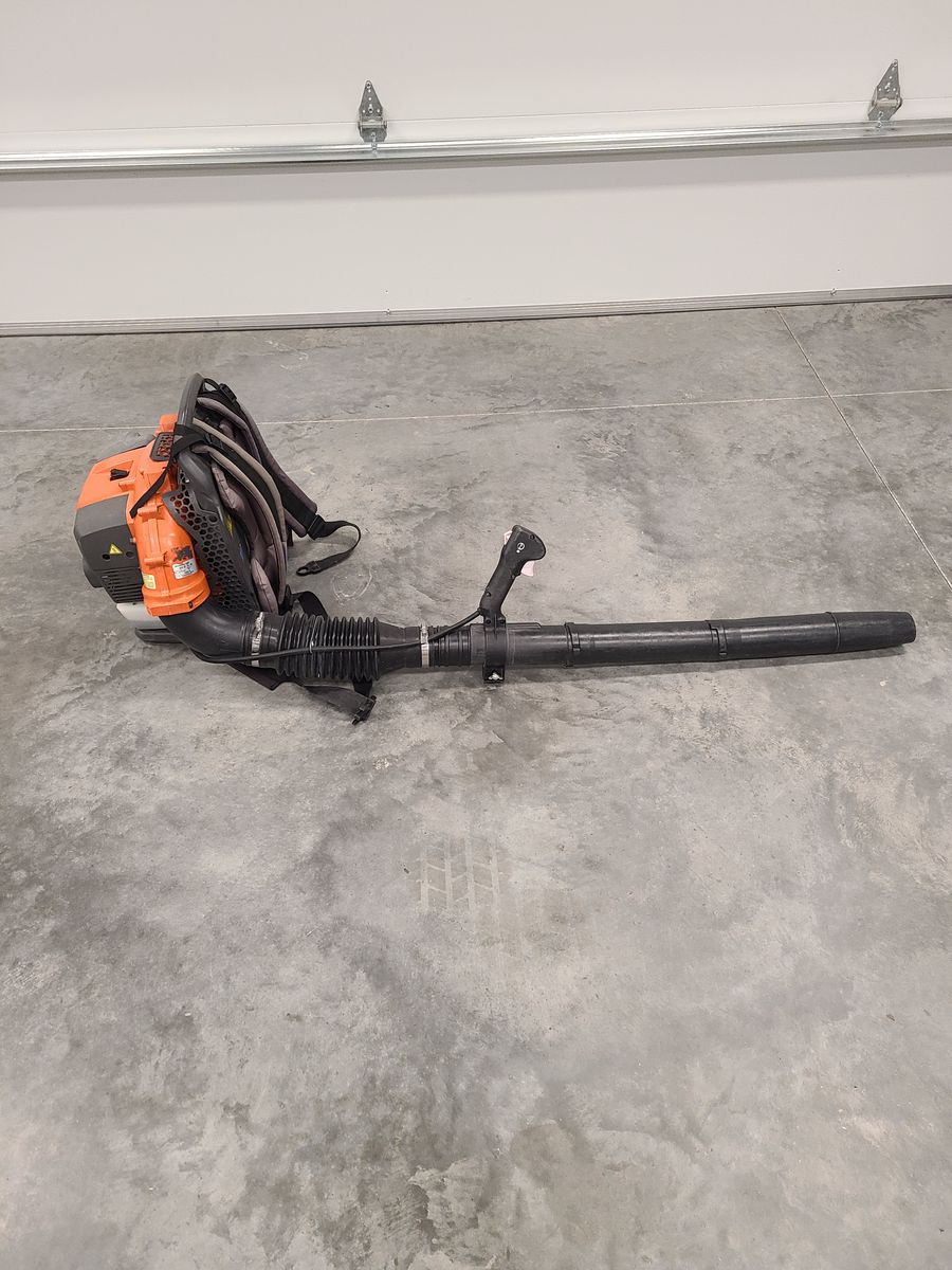 Husqvarna 150BT 2-cycle gas-powered backpack leaf blower