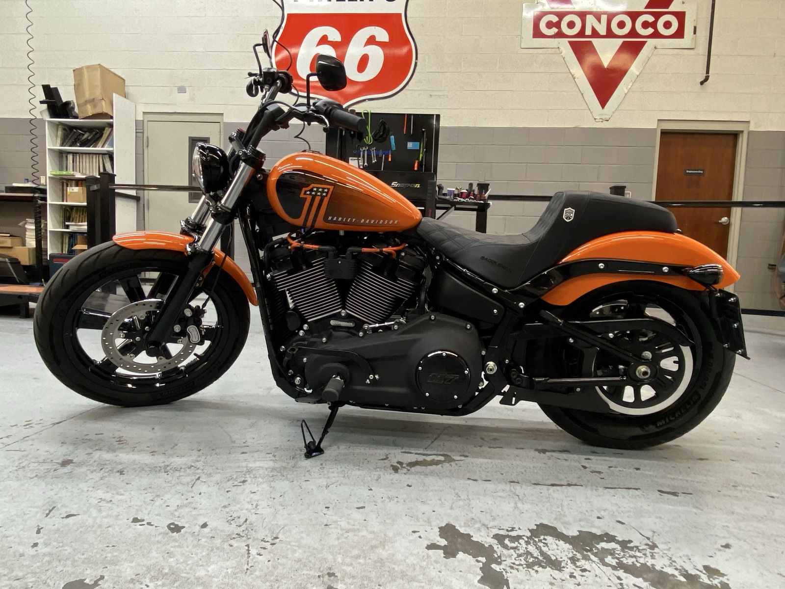 2021 Harley street Bob + 117” motor + 10k in upgrades.