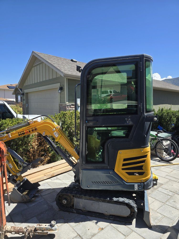  Mini Excavator with Cab and accessories
