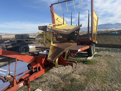 1036 New Holland Bale Wagon