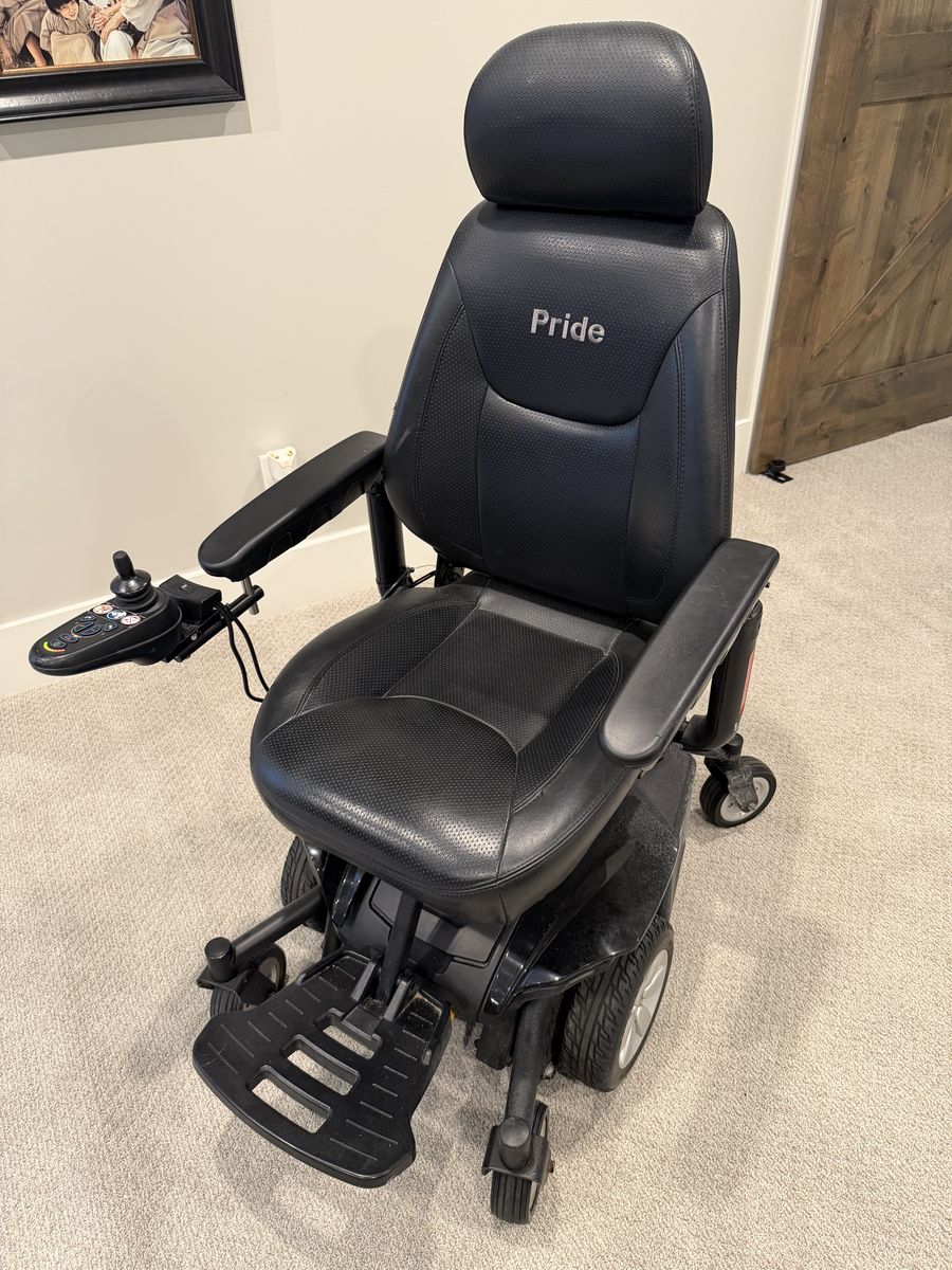 2018 Pride Jazzy Air Power Wheelchair – Power Elevating Seat – Low Use