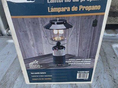 nice Coleman propane lantern