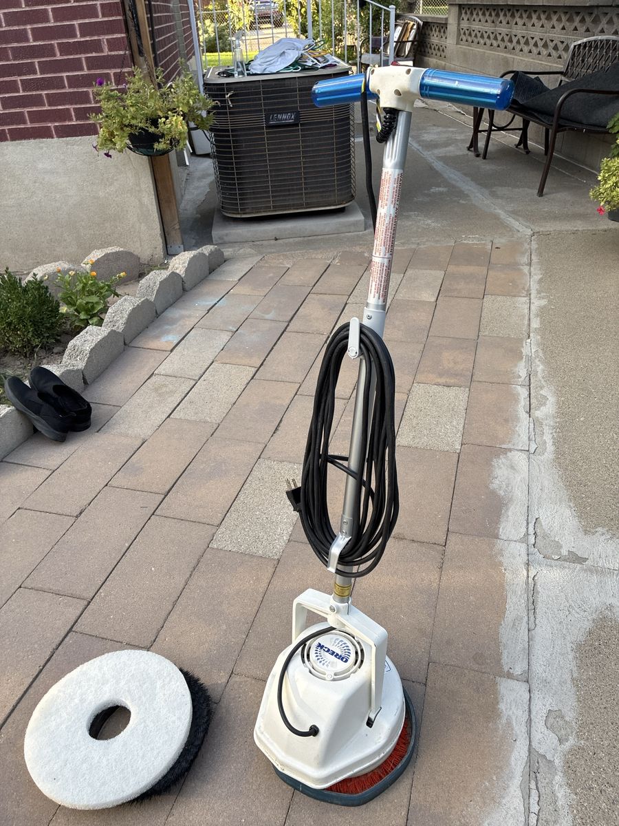 Oreck Floor Buffer and Polisher with Pads