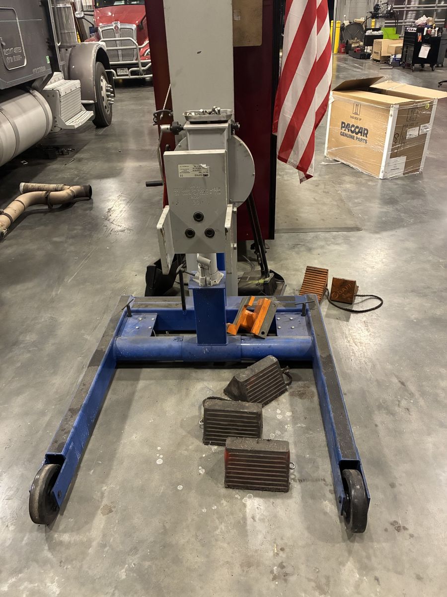 OTC 6,000 Lb. rotating engine stand.