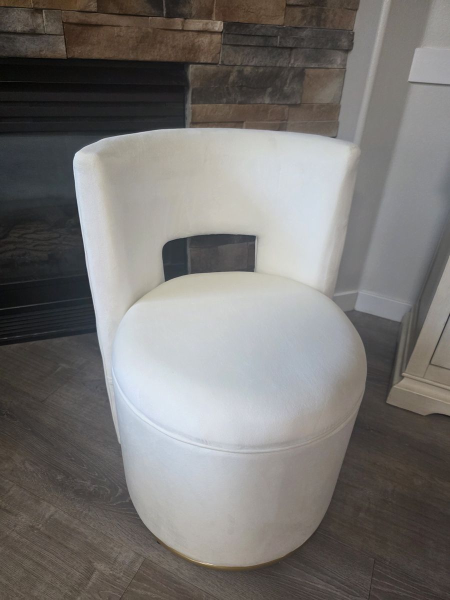 Swivel Chair with Storage- new