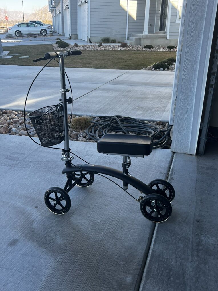 BodyMed Premium Knee Scooter