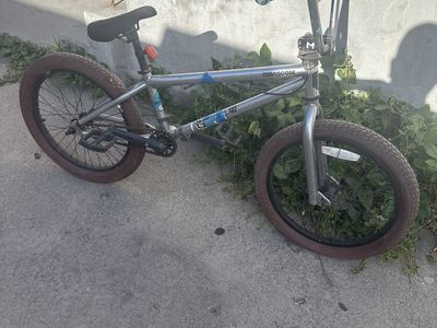 Mongoose L40 Legion BMX Freestyle Bike - Gray with Brown Tires