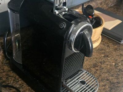 DeLonghi EN267B Nespresso Citiz Coffee Maker with Aeroccino Milk Frother