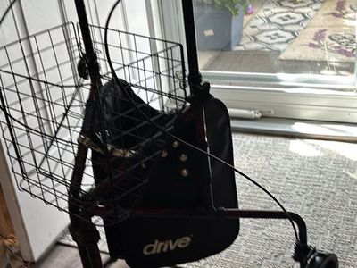 Drive Medical 3-Wheel Rollator Walker with Basket & Bag - Excellent Condition