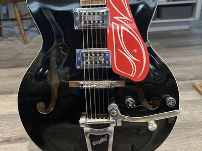 Gretsch G5120 Electromatic Hollow Body Electric Guitar Black with Bigsby Tremolo