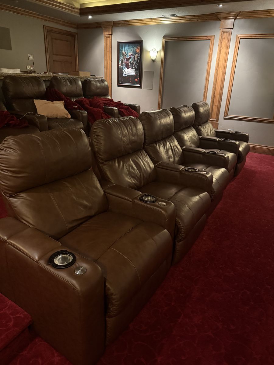 Row of 5 Theater Chairs, leather, electric, tray