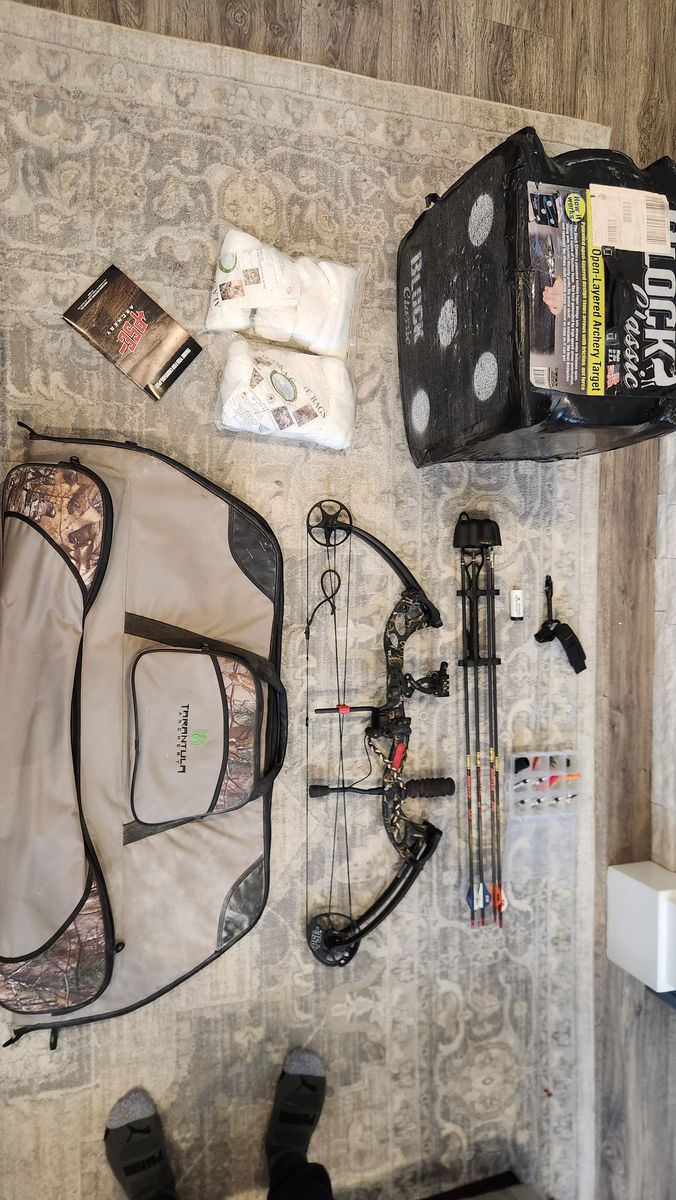 PSE archery stinger x bow and supplies